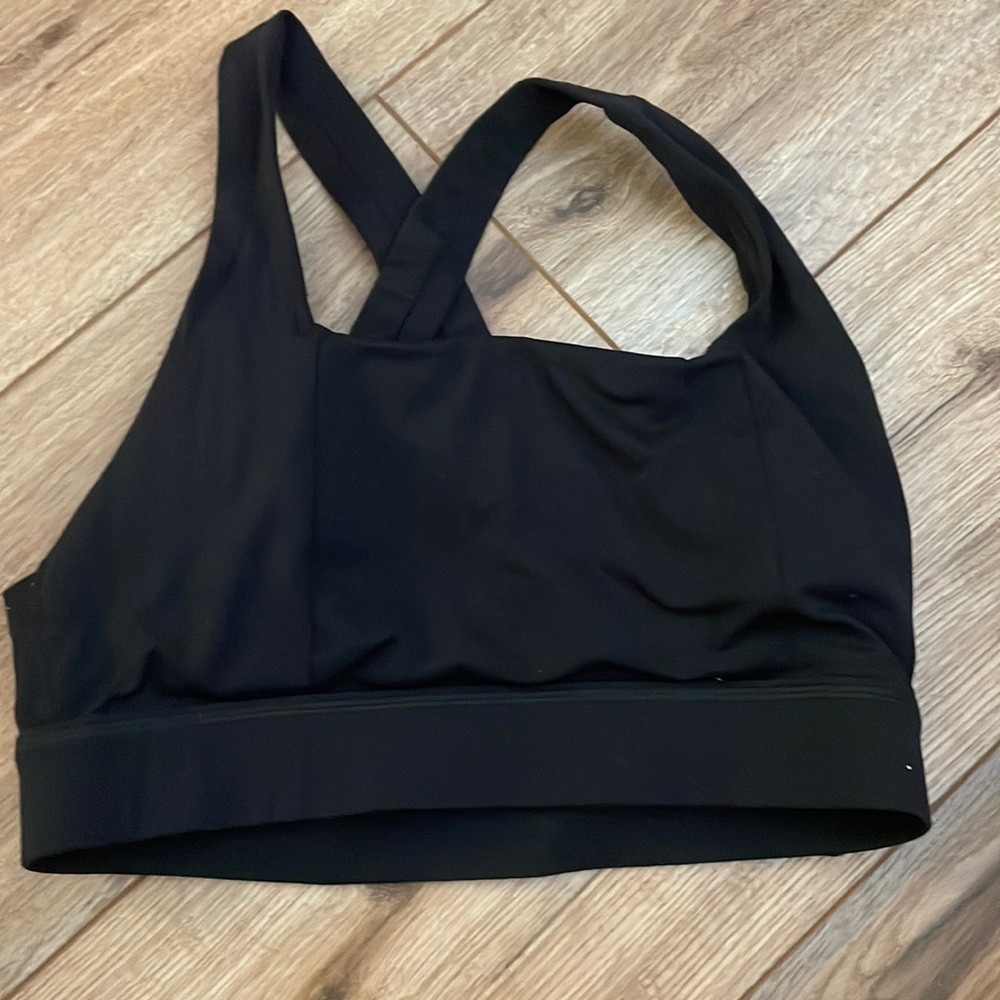 Women’s sports bra